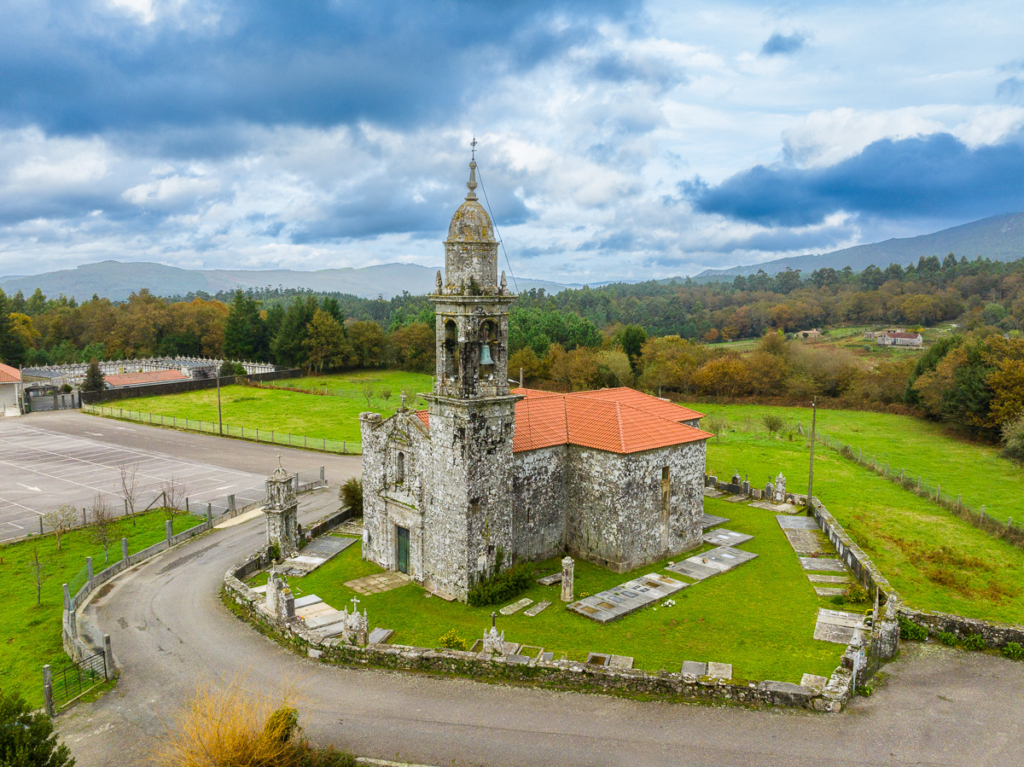 Iglesia de San Cristóbal de Couso Turismo Campo Lameiro